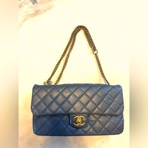Blue authentic Chanel shoulder bag Bombay